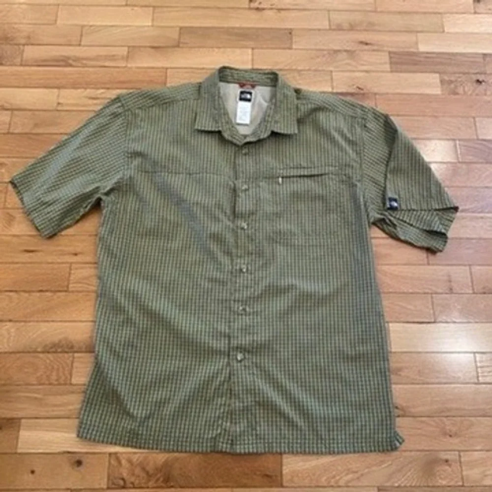 The North Face Mens Plaid Short Sleeve Button Down Shirt Green Large Hiking L